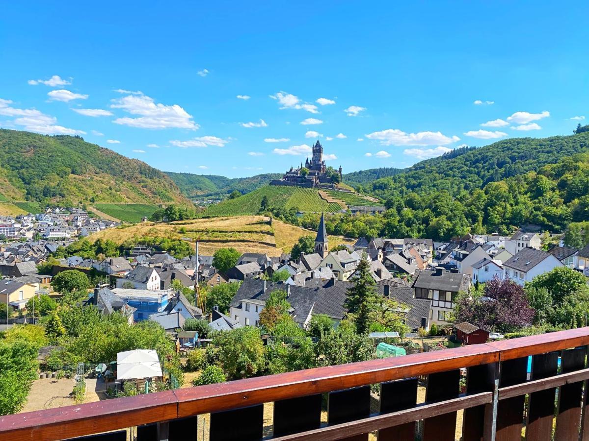 Burg Panorama Blick Moderne Zentrale Fewo Кохем Екстер'єр фото